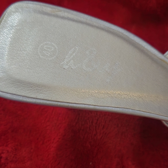 h & y Silver Rhinestone Embellished Mules - Size 9/40 - Picture 4 of 6